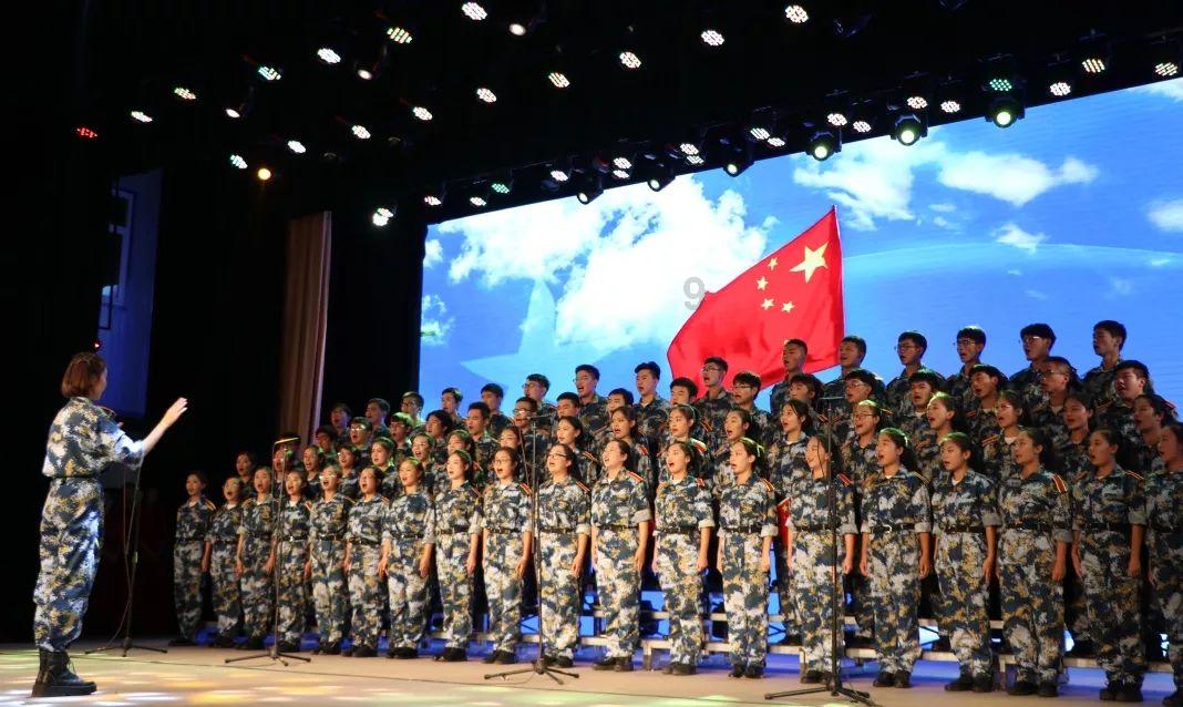 【贵金属】美国经济亮眼,贵金属涨跌互现